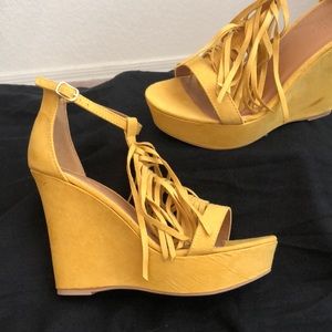 Yellow NEW Suede Fringe Charlotte Russe Wedge Heels Sz 8